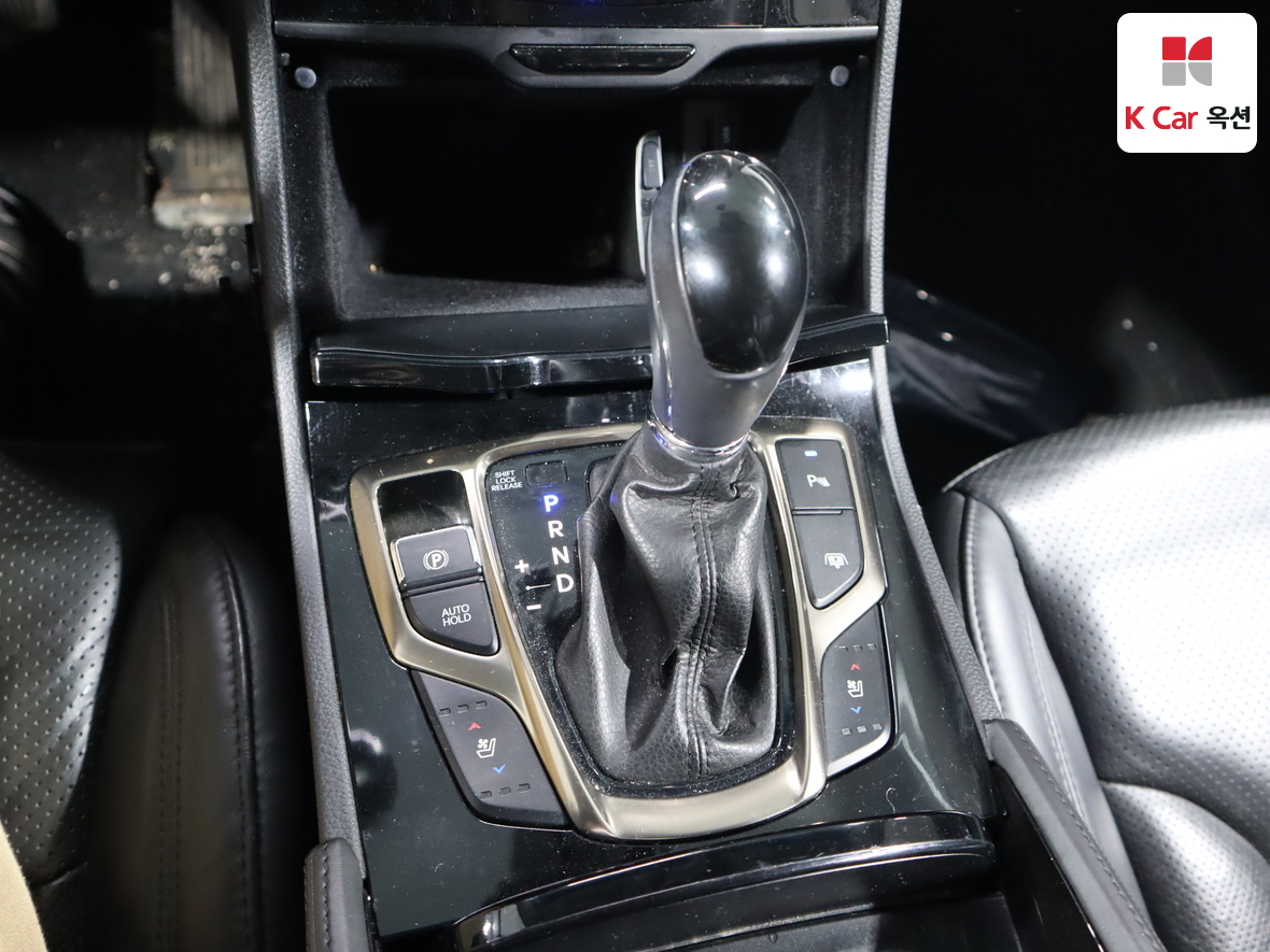 Hyundai AZERA 2011 - Image 16