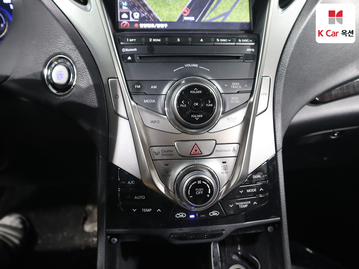 Hyundai AZERA 2011 - Image 15