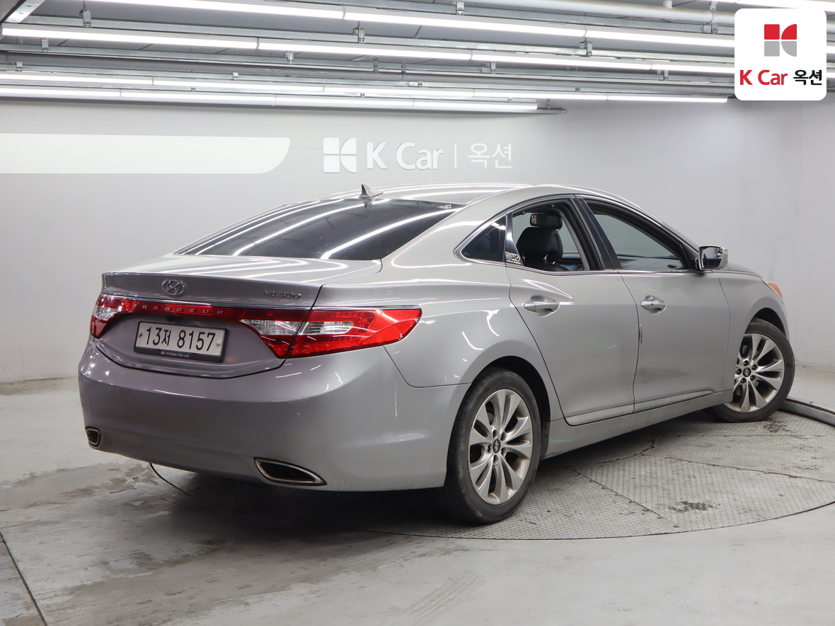 Hyundai AZERA 2011 - Image 2