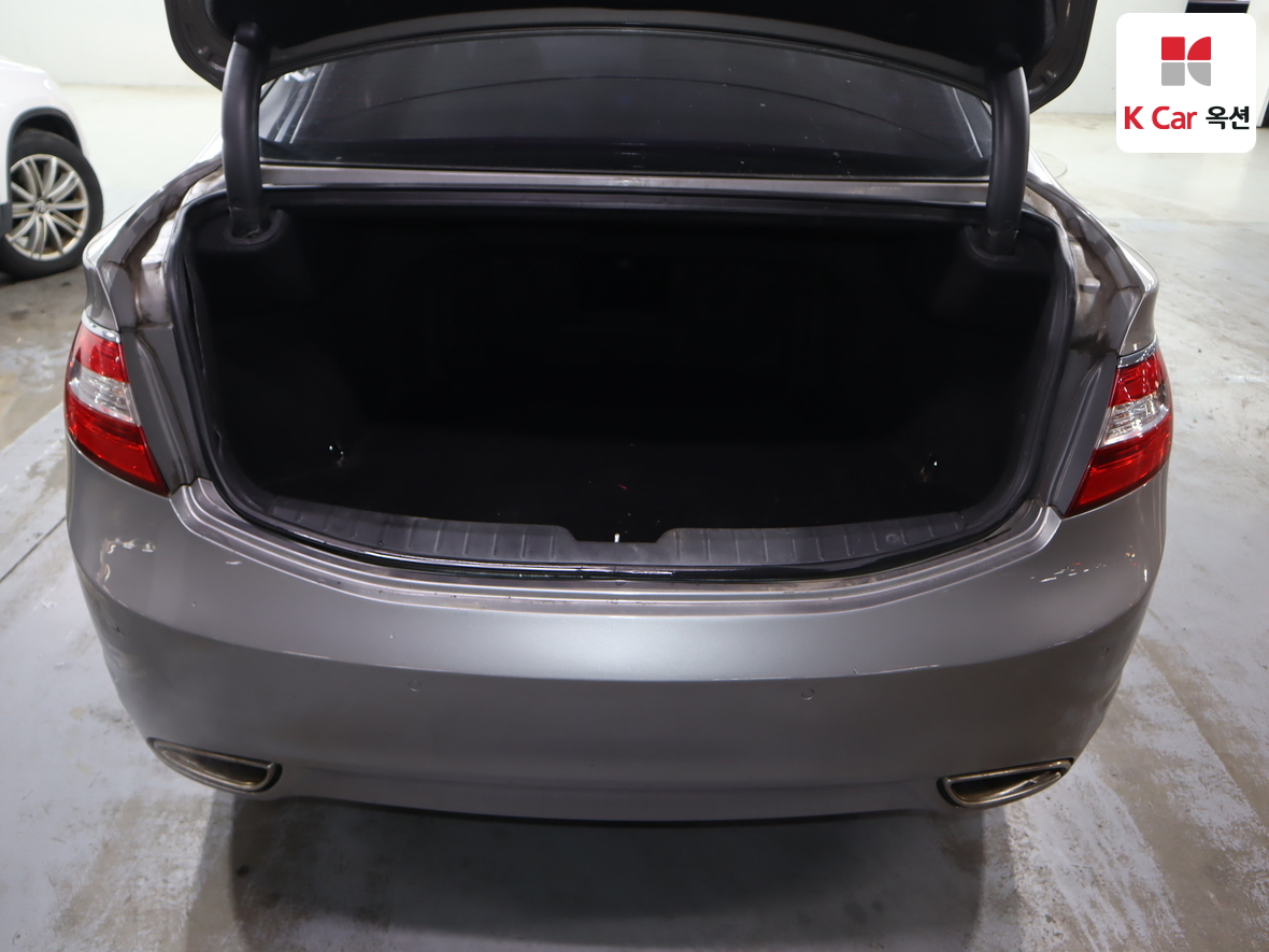 Hyundai AZERA 2011 - Image 25