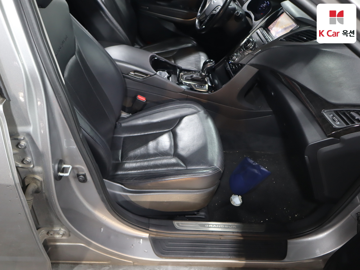 Hyundai AZERA 2011 - Image 29