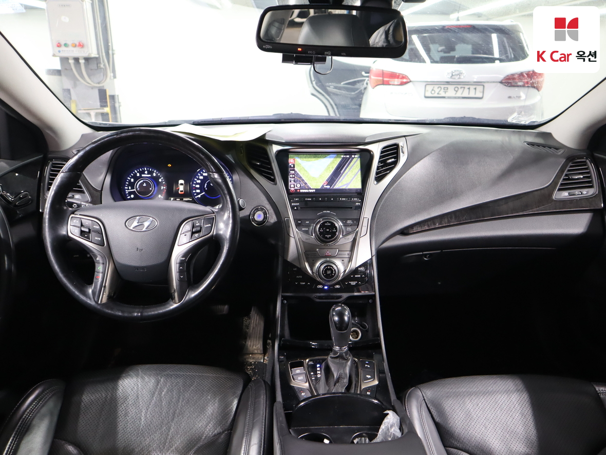 Hyundai AZERA 2011 - Image 3