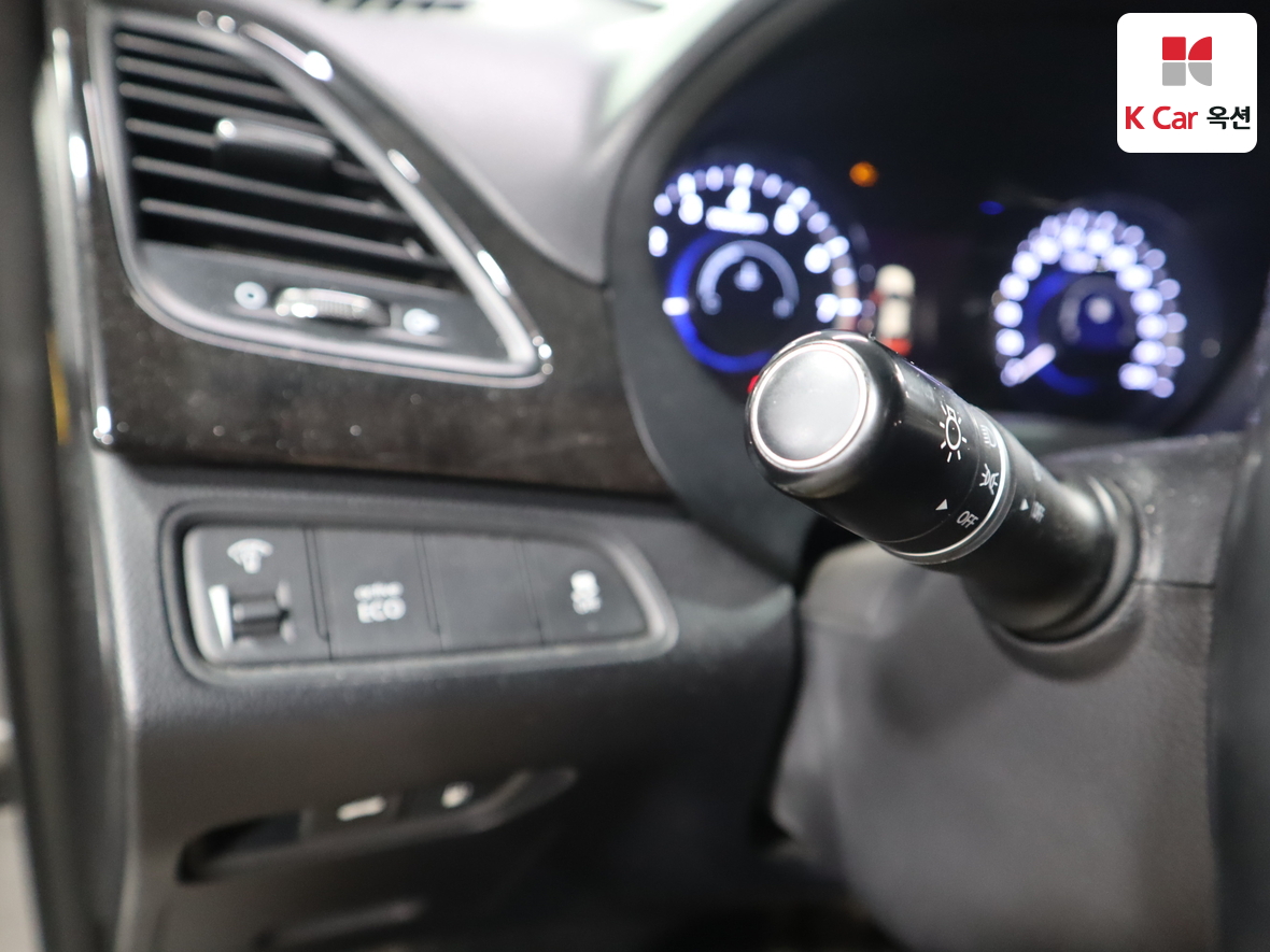 Hyundai AZERA 2011 - Image 9