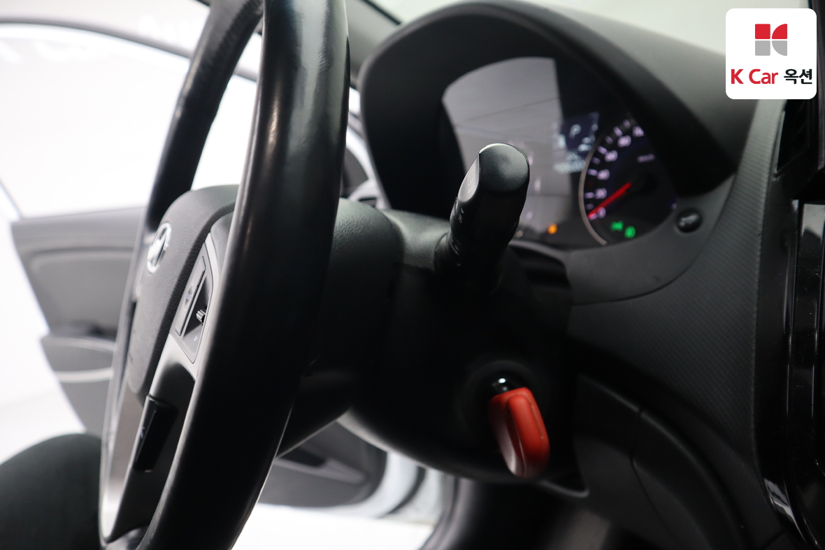 هيونداي أكسنت 2014 - صورة 11