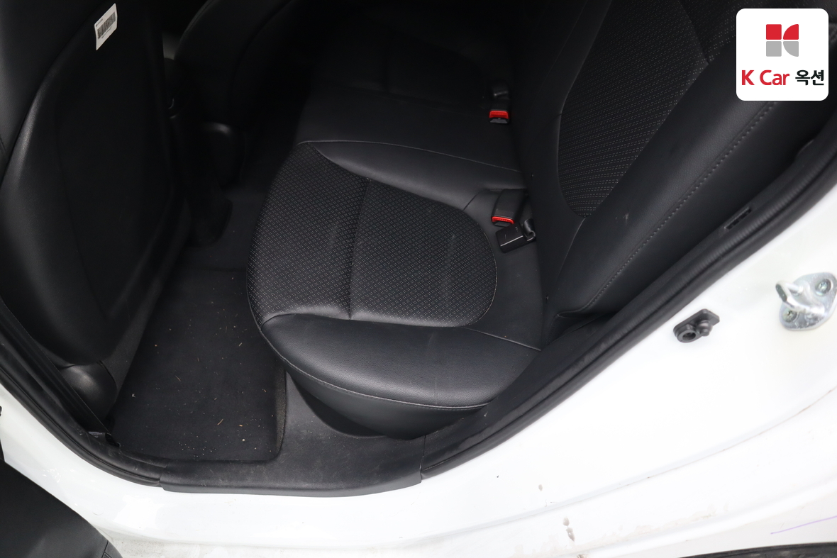 هيونداي أكسنت 2014 - صورة 22