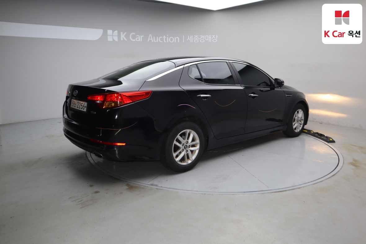 Kia K5 2013 - Image 2