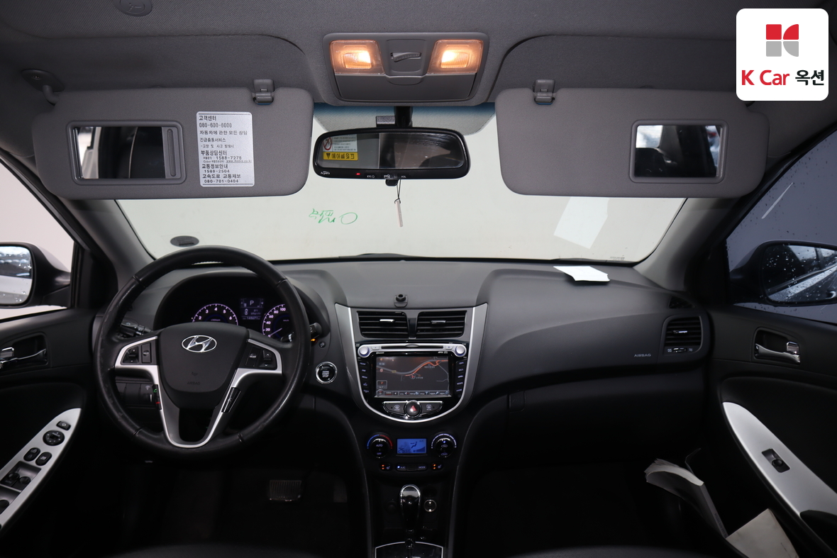 Hyundai Accent 2011 - Image 3