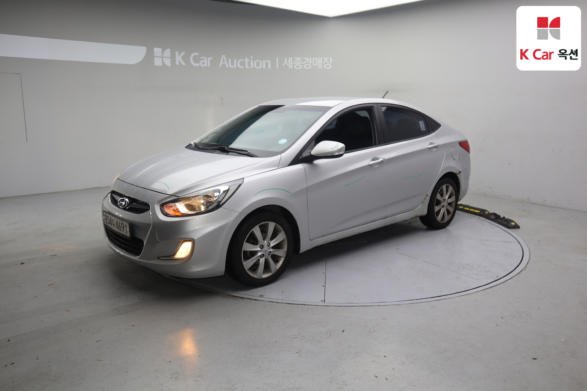 Hyundai Accent 2011 - Image 1