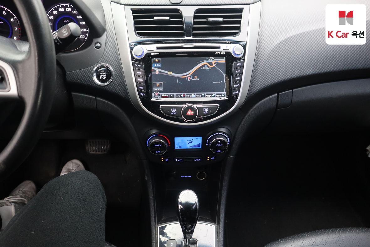 Hyundai Accent 2011 - Image 6