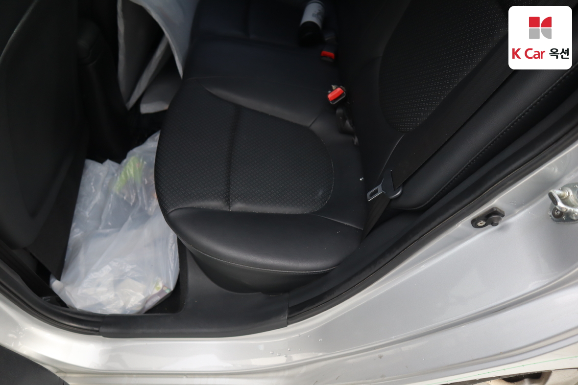 Hyundai Accent 2011 - Image 21