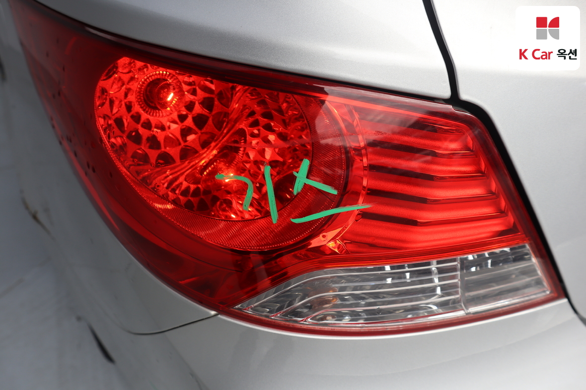 Hyundai Accent 2011 - Image 36