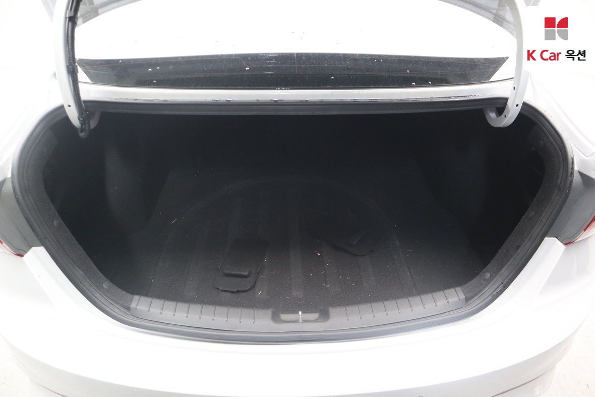 هيونداي إلانترا 2018 - صورة 24