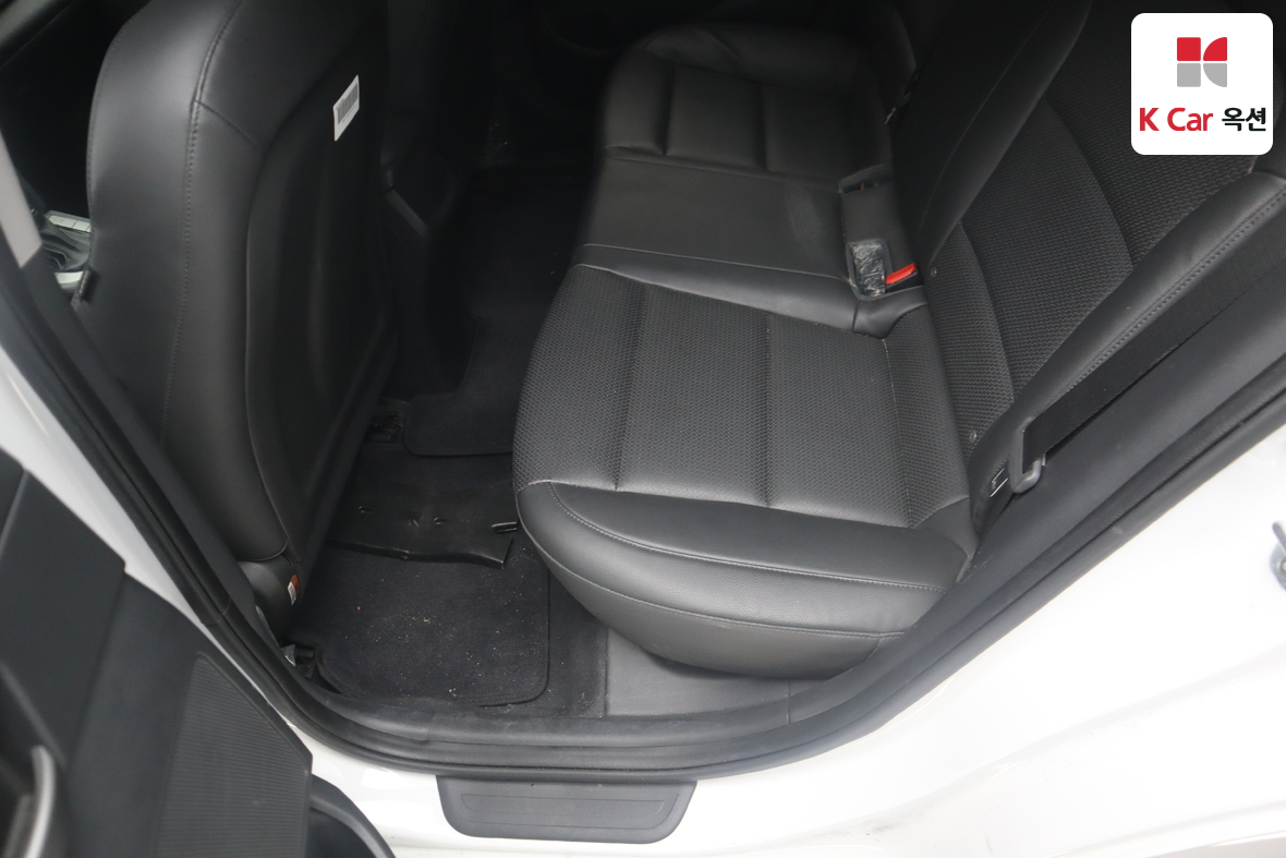 هيونداي إلانترا 2018 - صورة 22