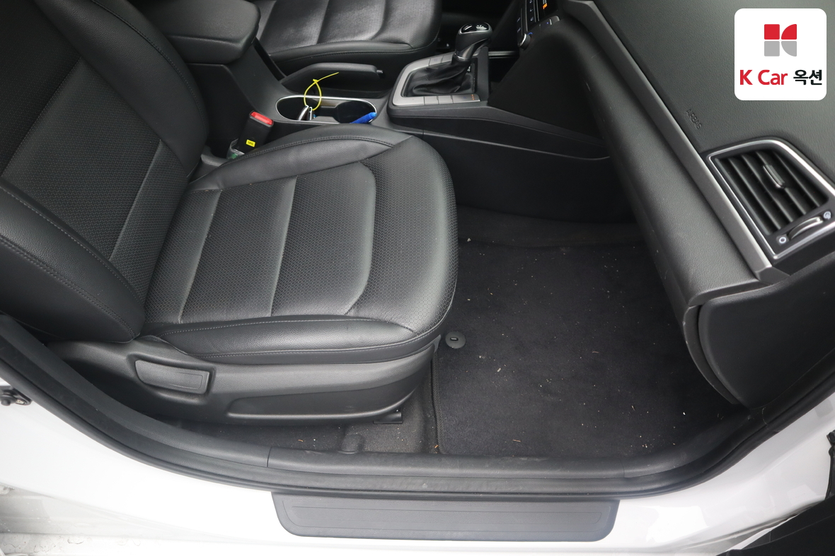 هيونداي إلانترا 2018 - صورة 28