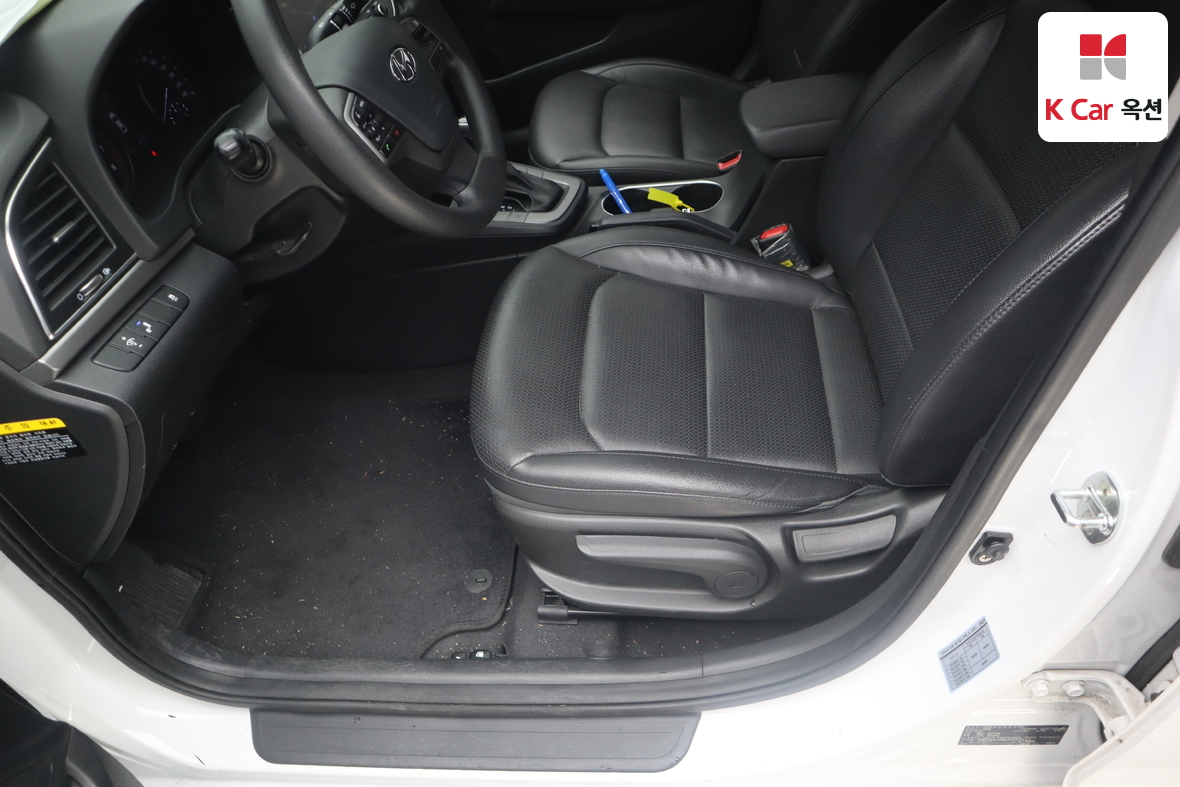 هيونداي إلانترا 2018 - صورة 19