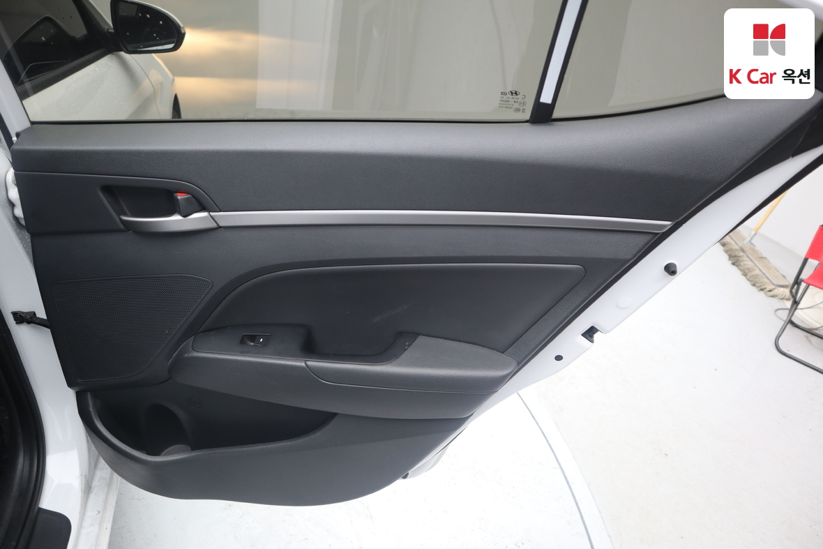 هيونداي إلانترا 2018 - صورة 25