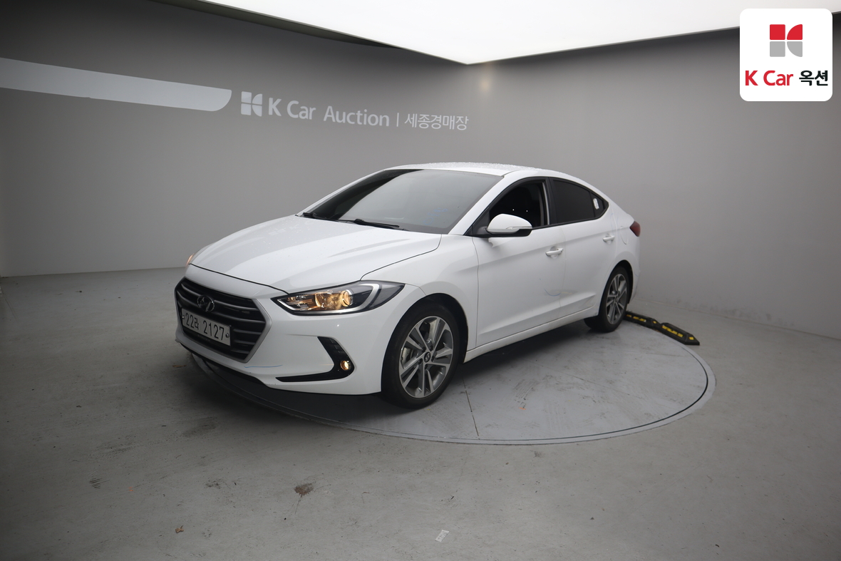 هيونداي إلانترا 2018 - صورة 1