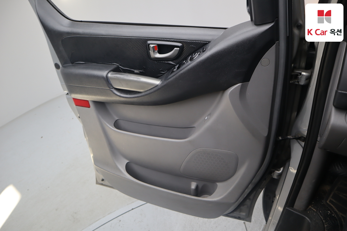 Hyundai Grand Starex 2014 - Image 8