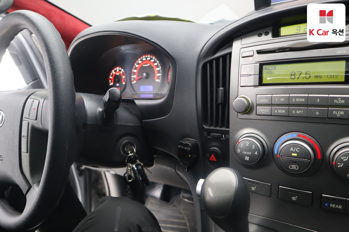 Hyundai Grand Starex 2014 - Image 11