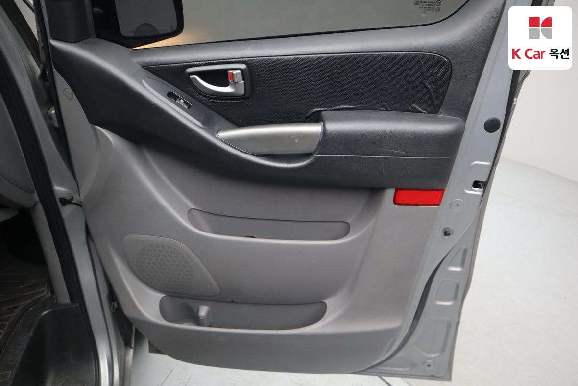 Hyundai Grand Starex 2014 - Image 32