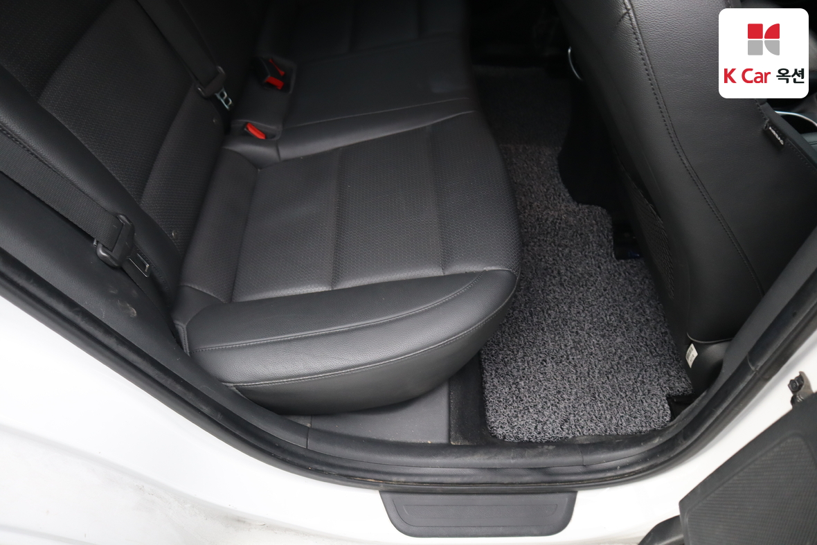 Hyundai Elantra 2016 - Image 25