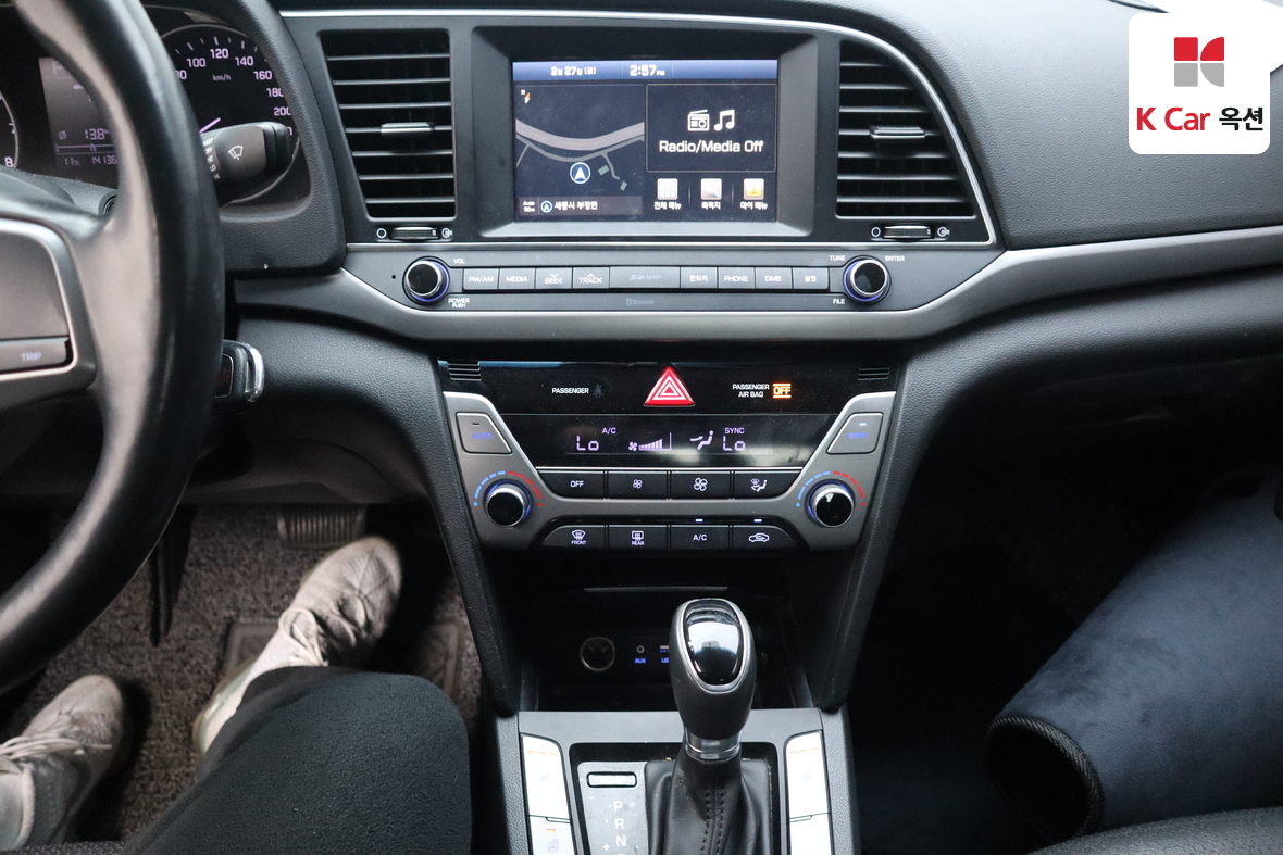 Hyundai Elantra 2016 - Image 6