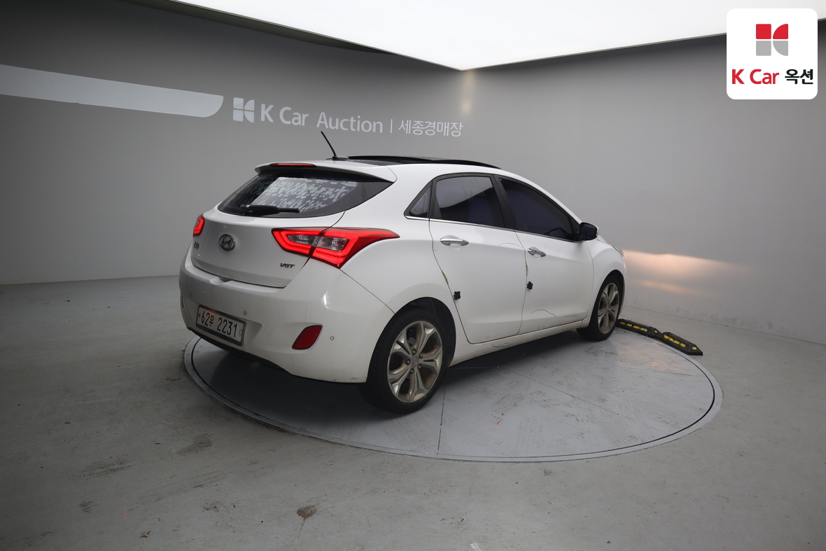 Hyundai i30 2014 - Image 2