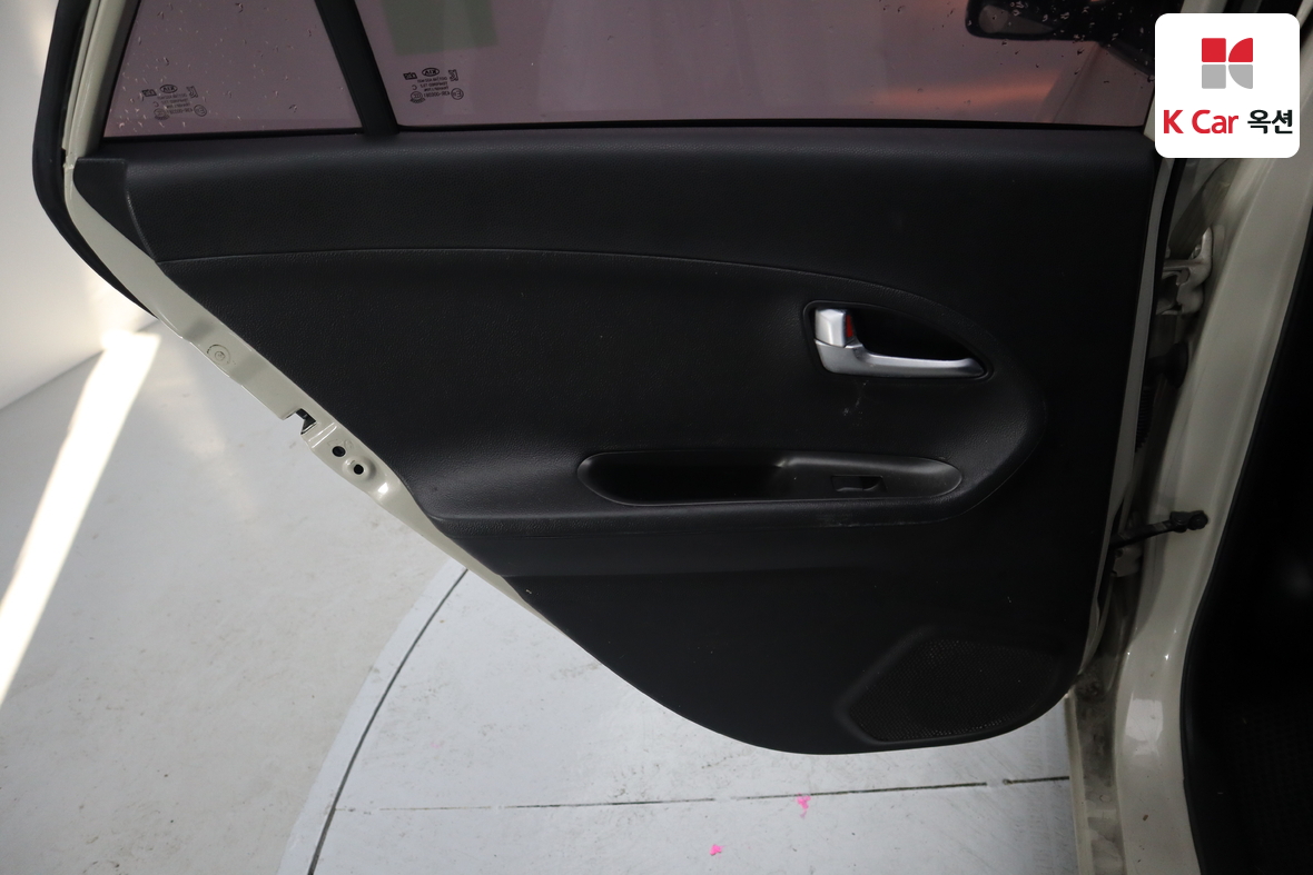 Kia Morning 2015 - Image 21