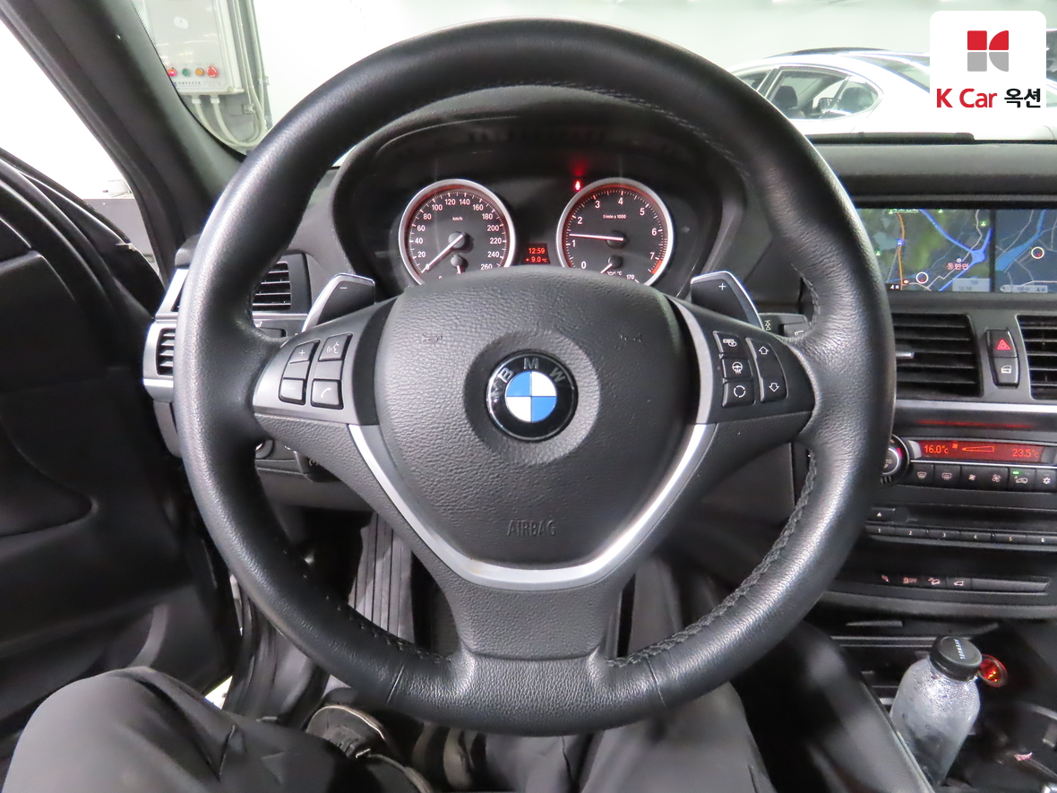 BMW X6 2011 - Image 10