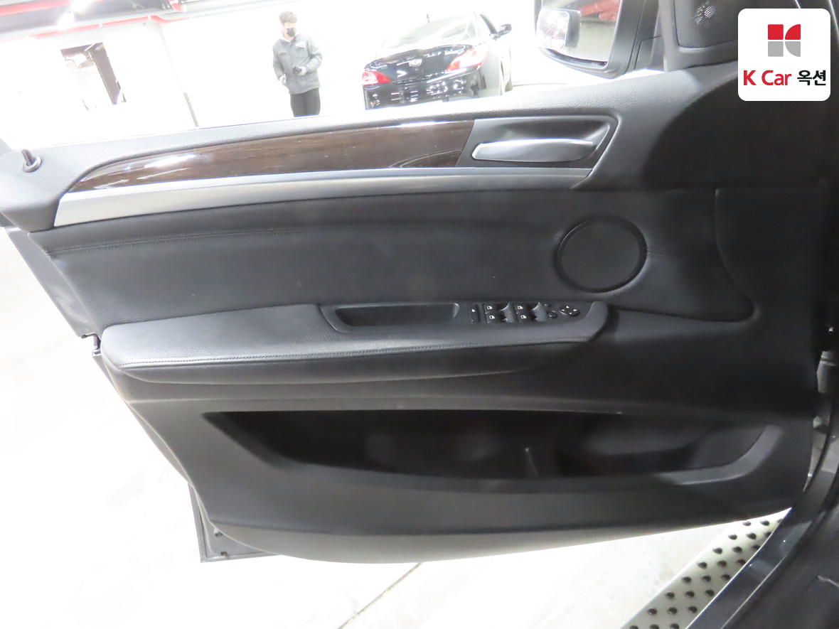 BMW X6 2011 - Image 8