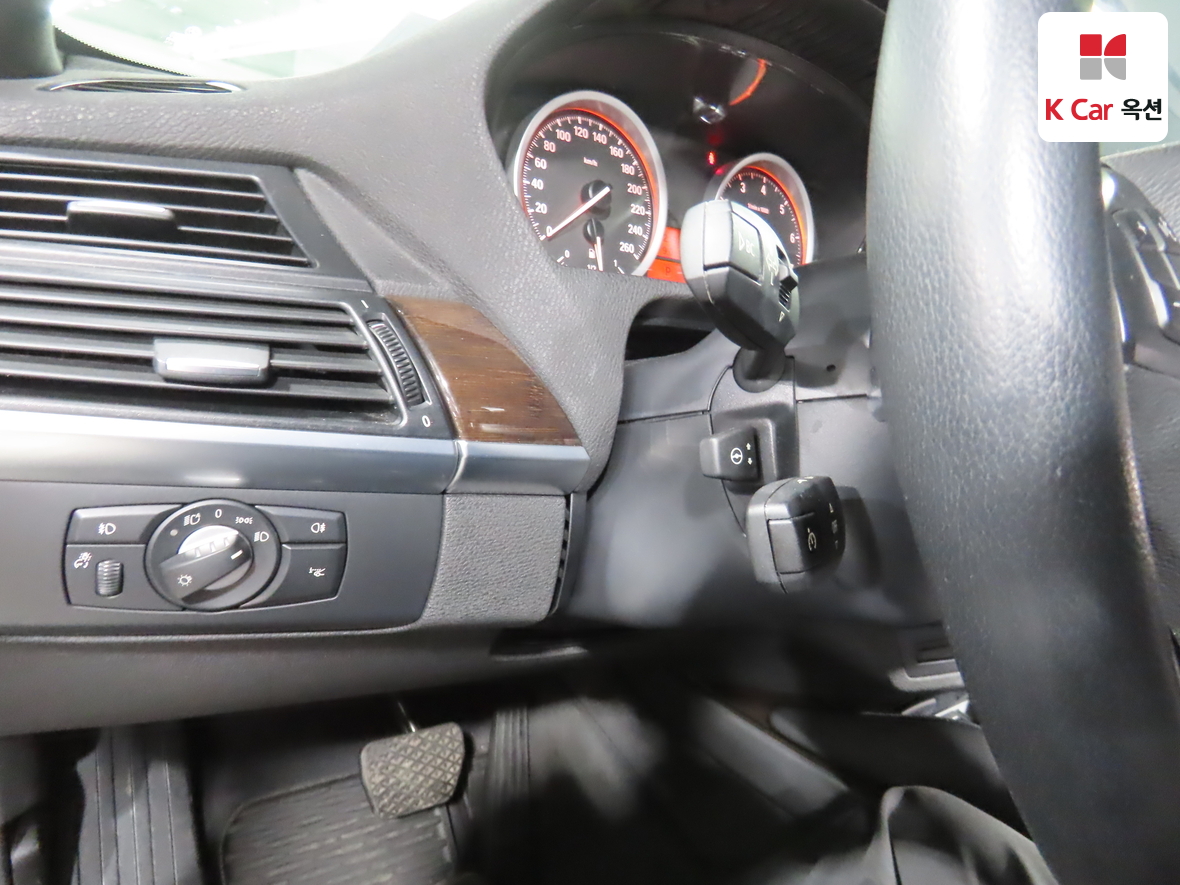 BMW X6 2011 - Image 9