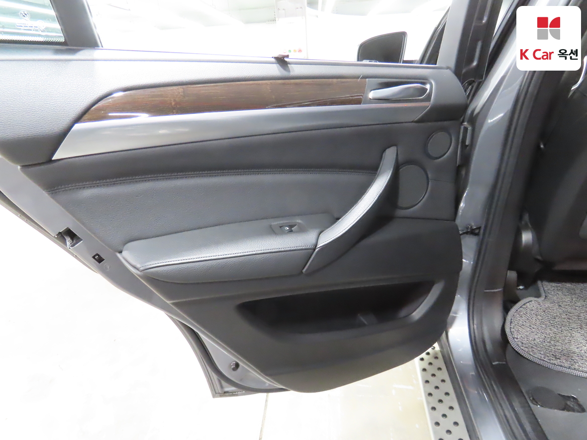BMW X6 2011 - Image 24