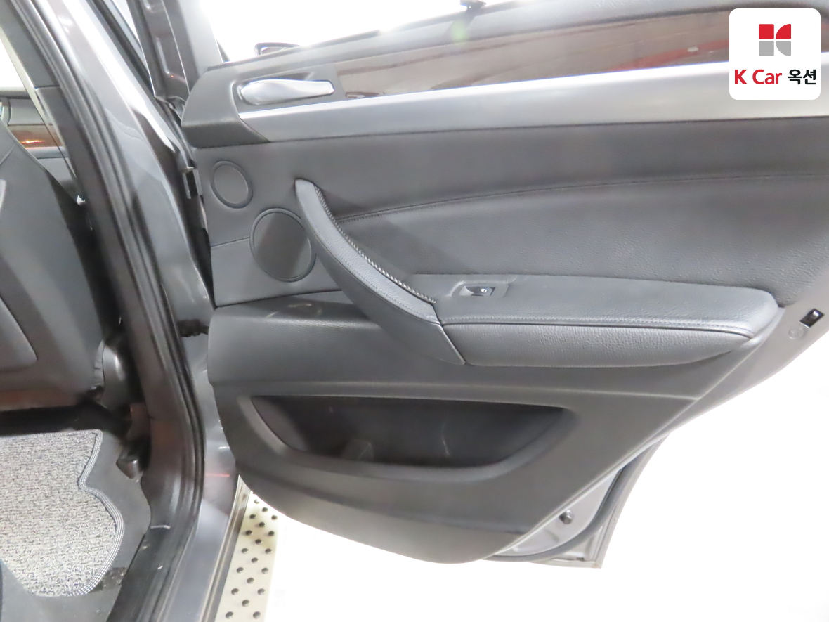 BMW X6 2011 - Image 30