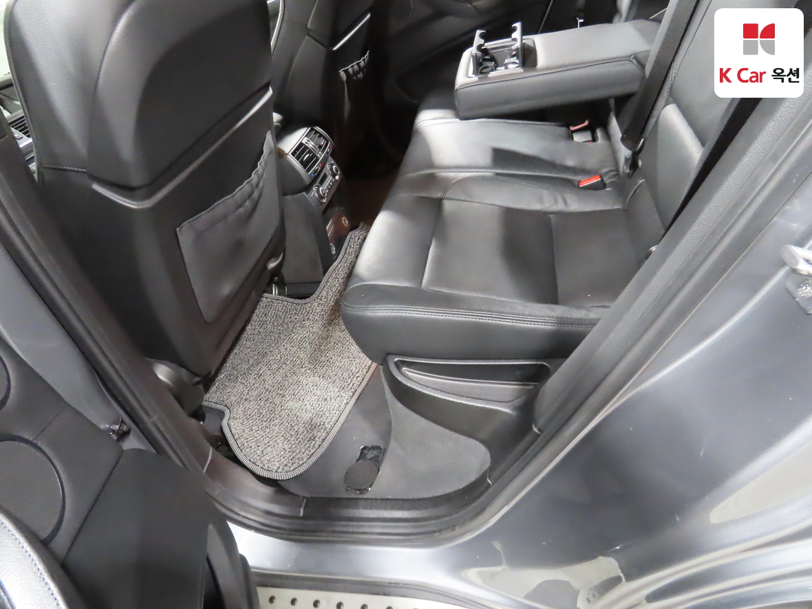 BMW X6 2011 - Image 25