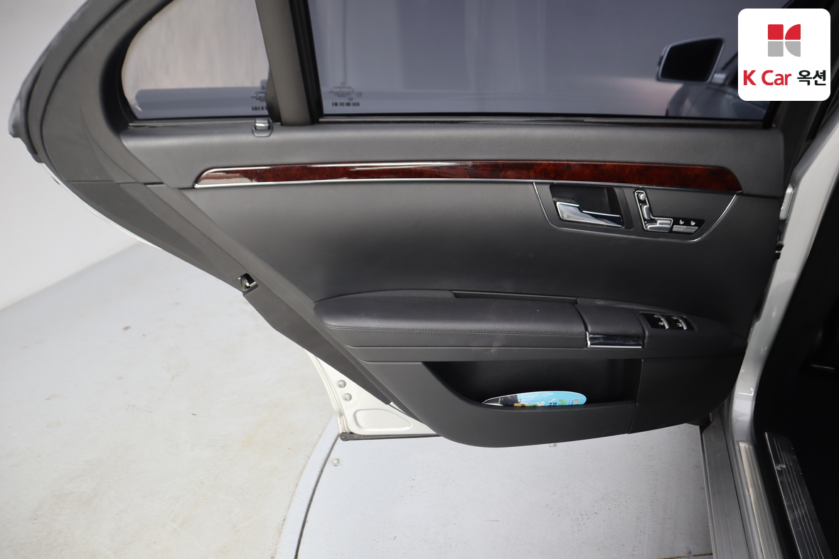 مرسيدس بنز إس كلاس 2010 - صورة 26