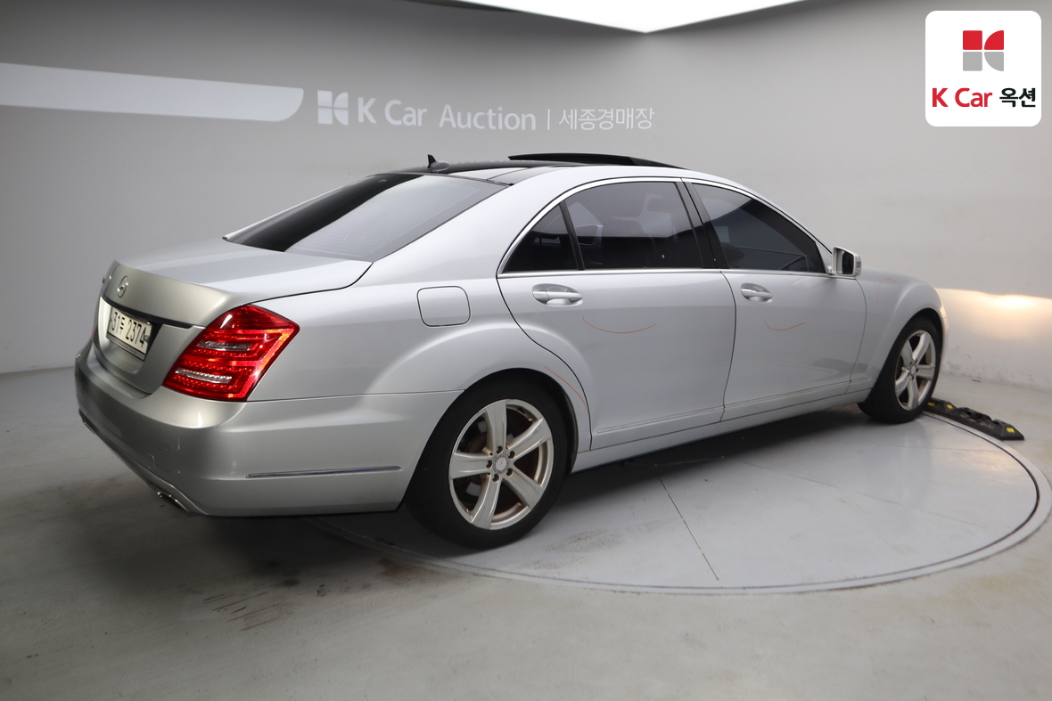 مرسيدس بنز إس كلاس 2010 - صورة 2