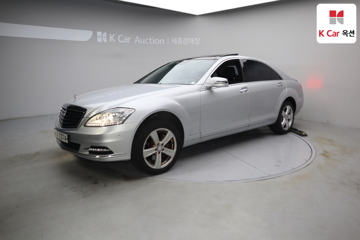 مرسيدس بنز إس كلاس 2010 - صورة 1