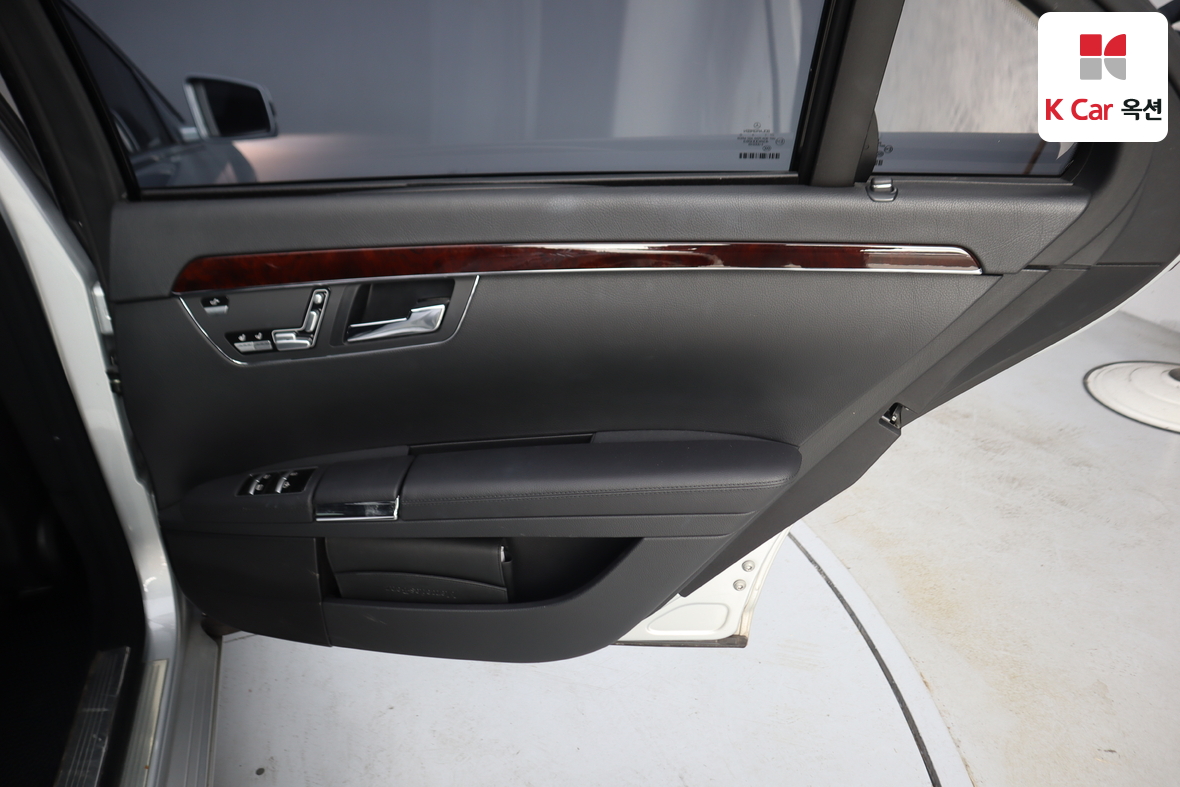 مرسيدس بنز إس كلاس 2010 - صورة 32