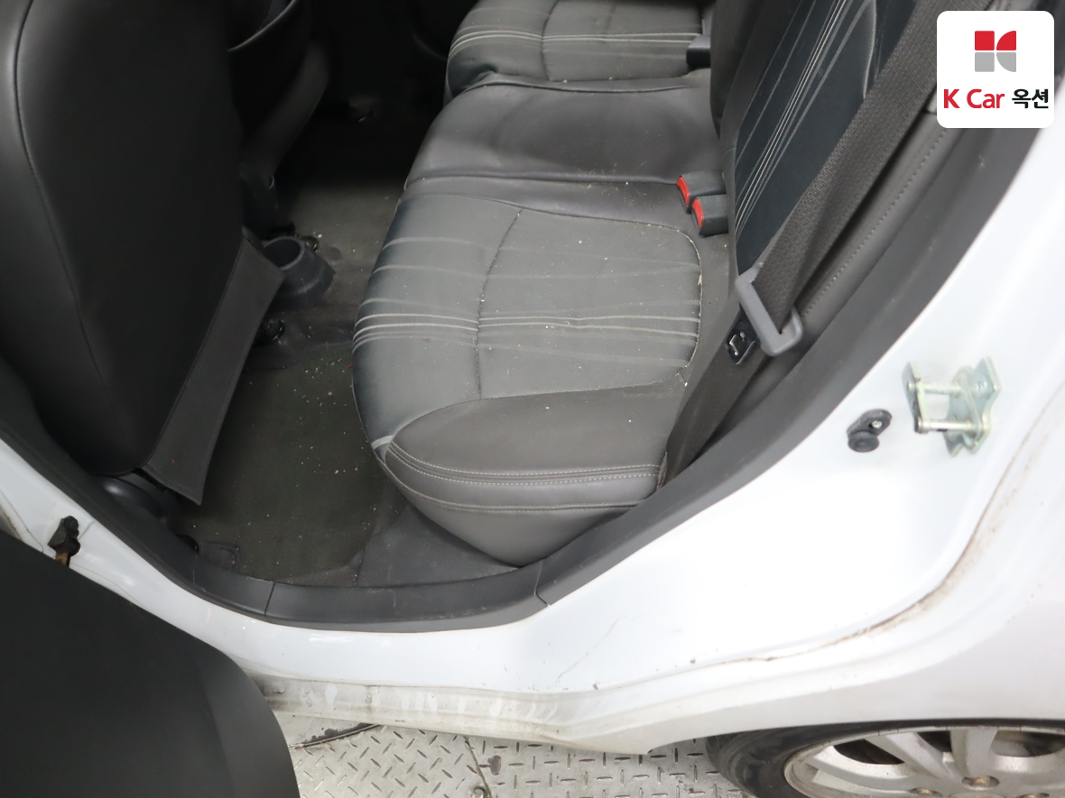 جنرال موتورز كوريا سبارك 2013 - صورة 22