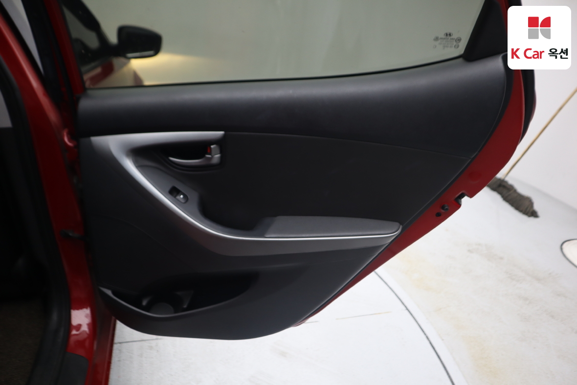 هيونداي إلانترا 2014 - صورة 28