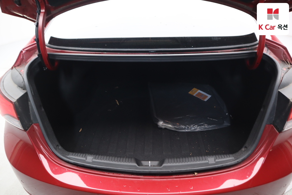 هيونداي إلانترا 2014 - صورة 27