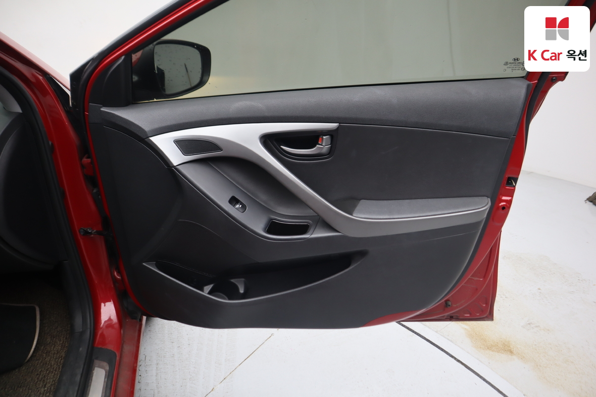 هيونداي إلانترا 2014 - صورة 30