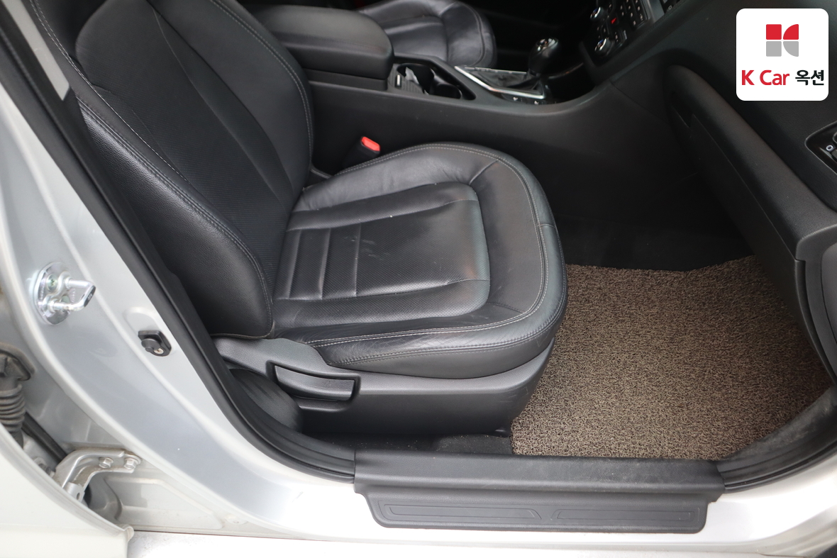 Kia K5 2013 - Image 30