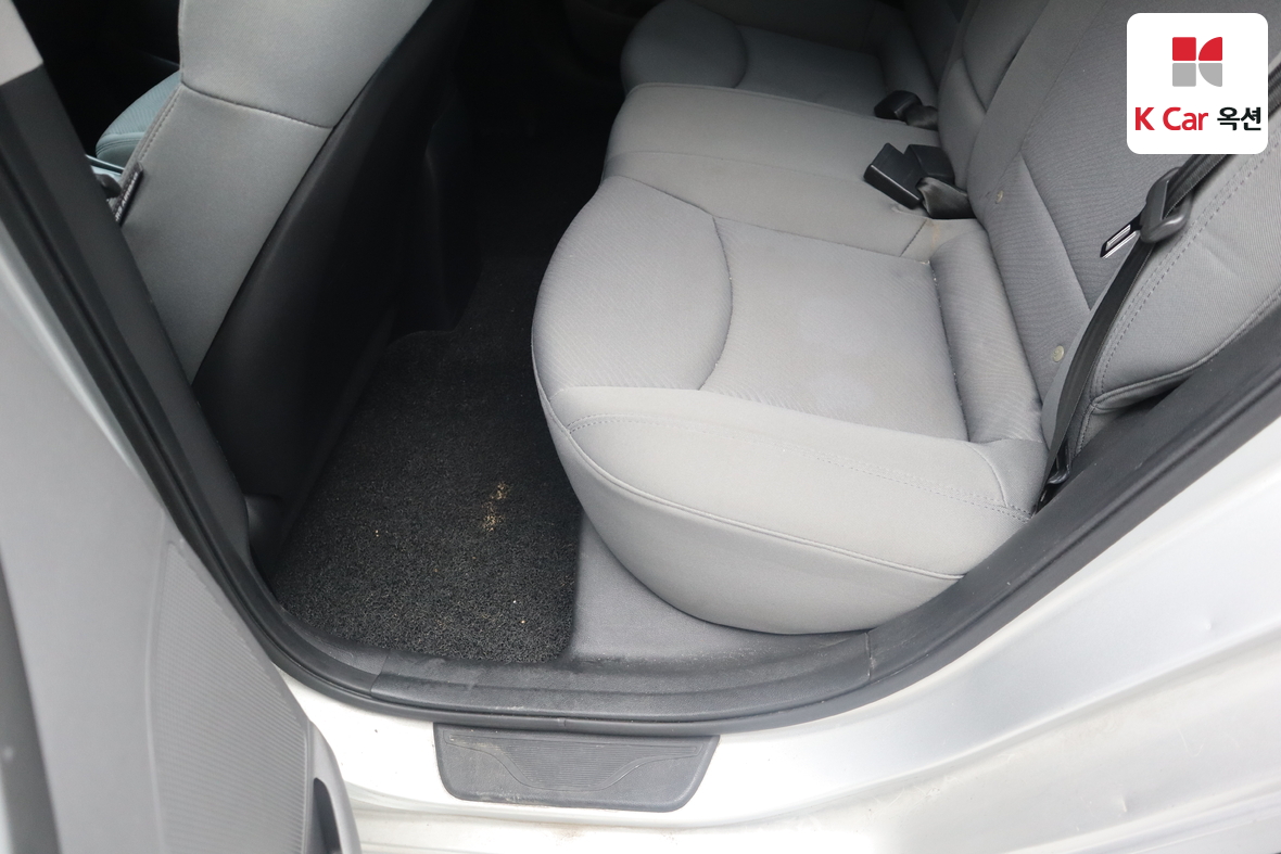 Hyundai Elantra 2012 - Image 22