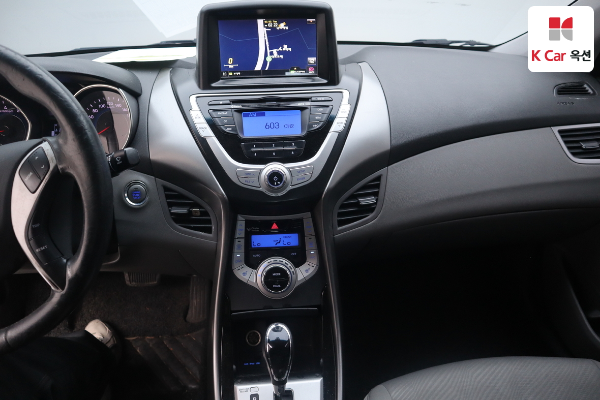 Hyundai Elantra 2012 - Image 6