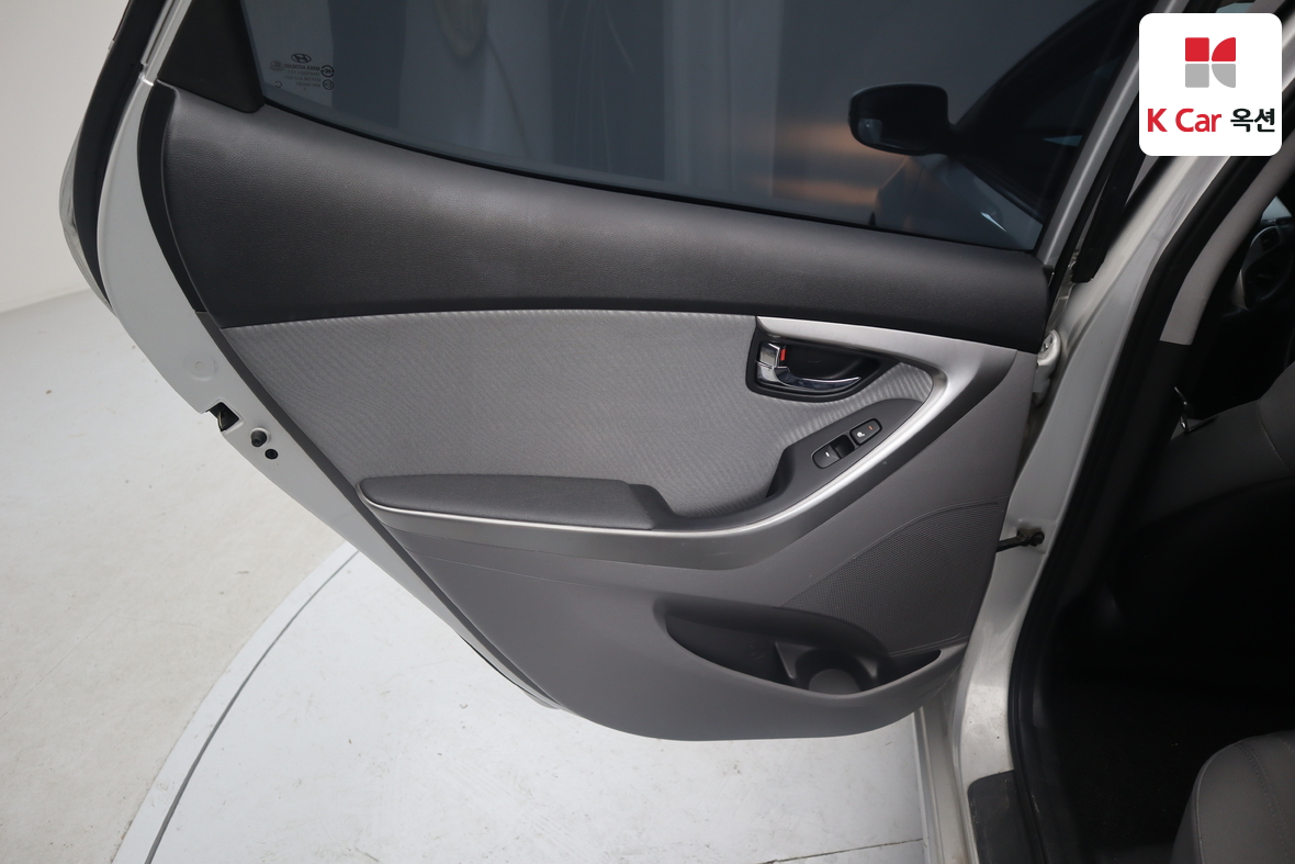 Hyundai Elantra 2012 - Image 21