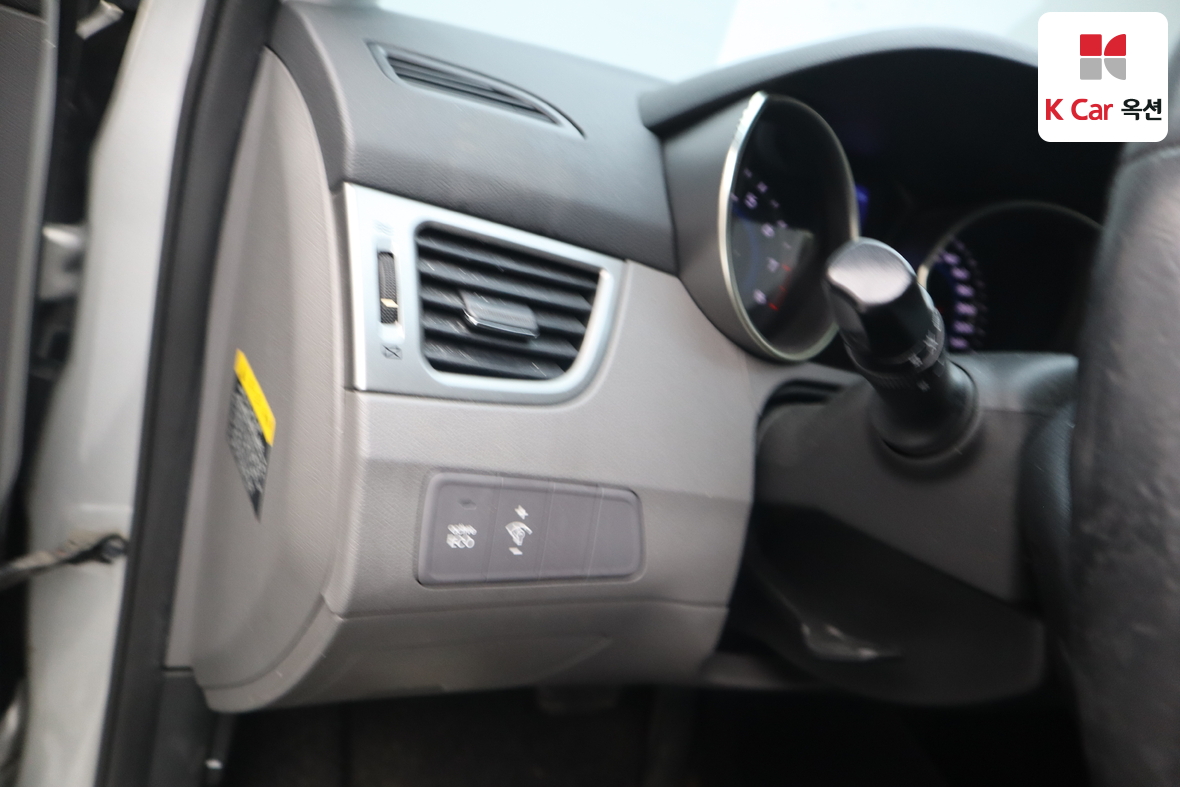 Hyundai Elantra 2012 - Image 9