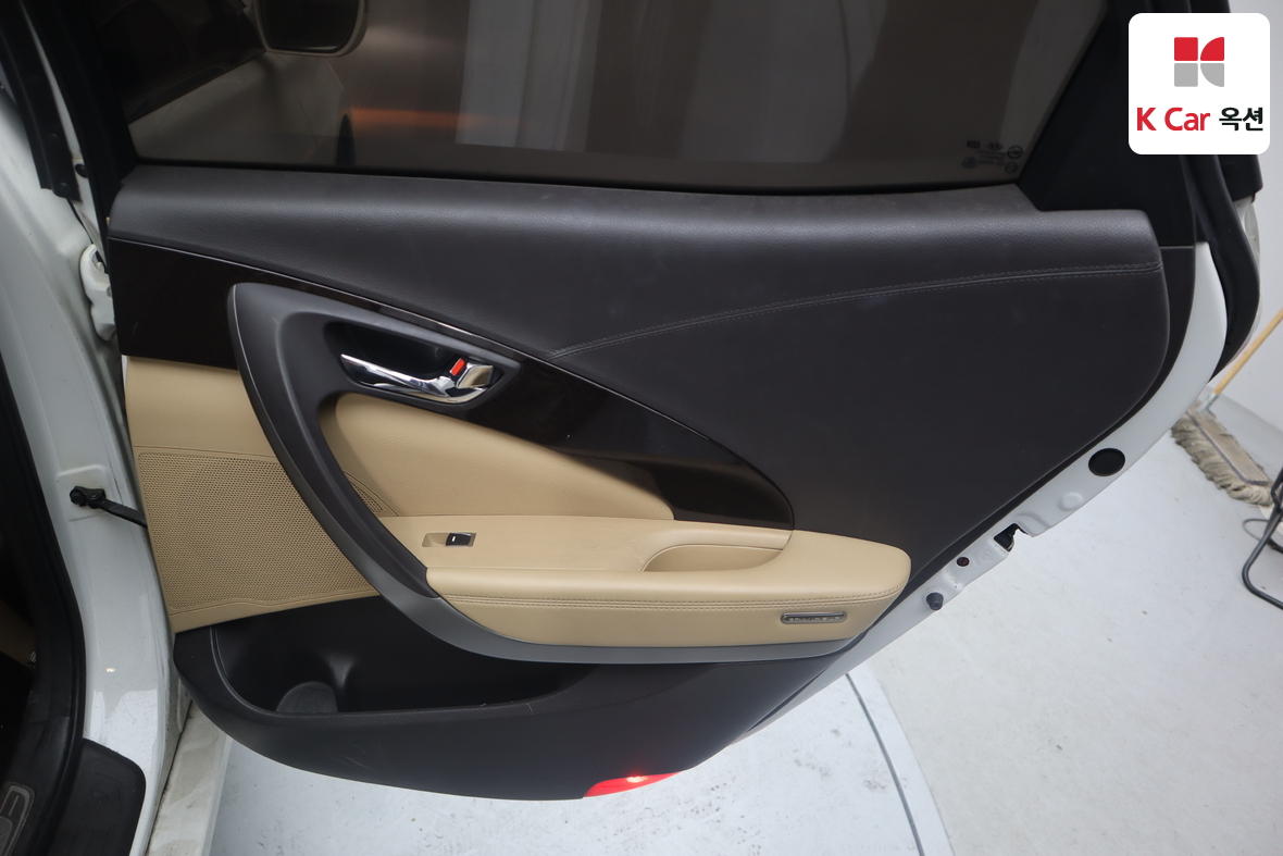 هيونداي أزيرا 2014 - صورة 25