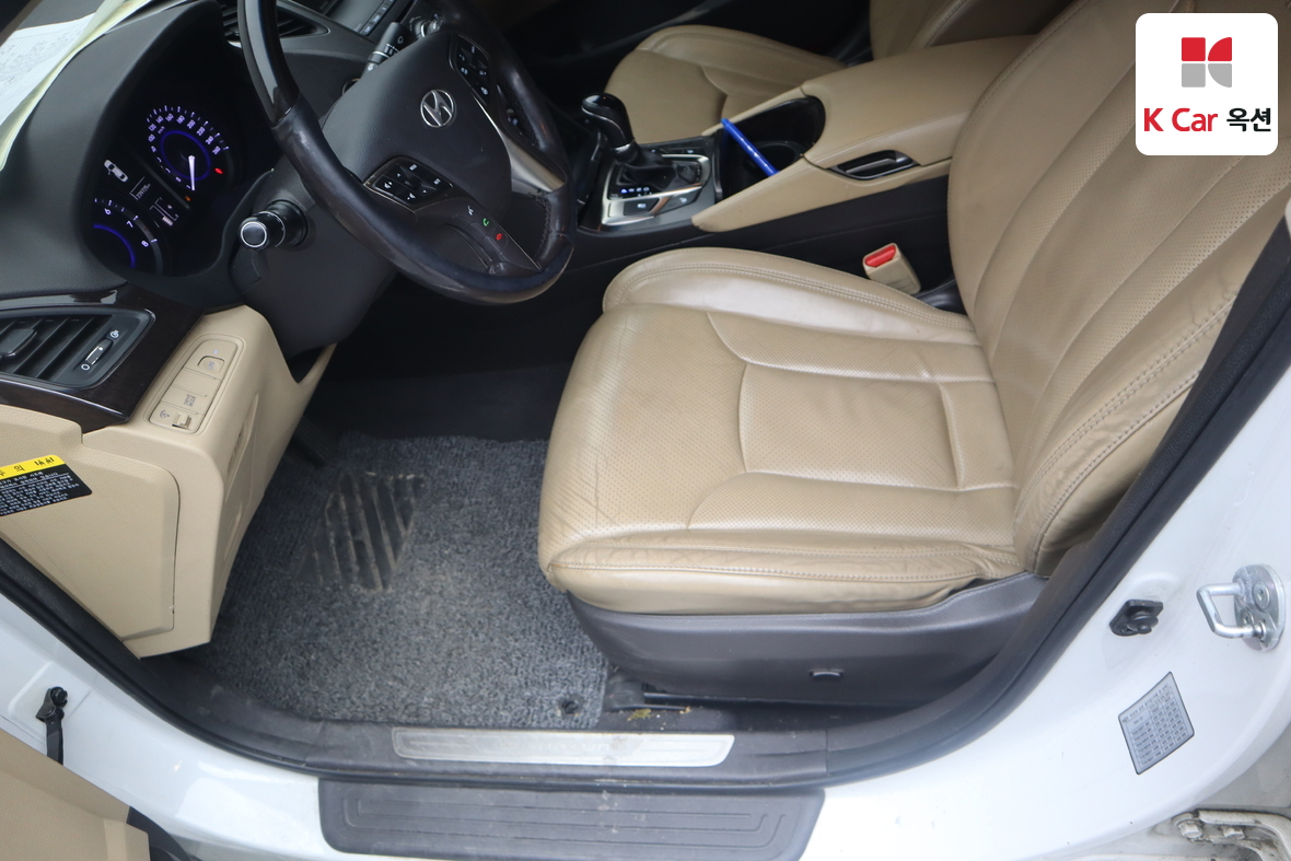 هيونداي أزيرا 2014 - صورة 18