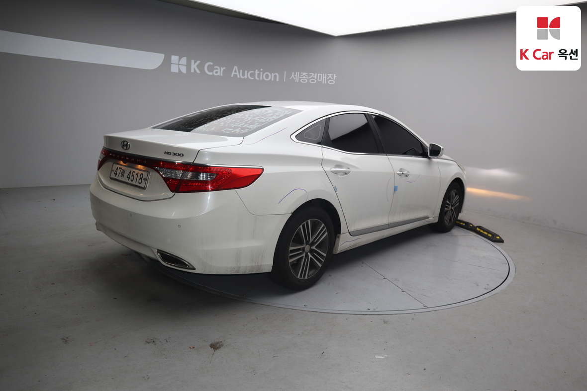 هيونداي أزيرا 2014 - صورة 2